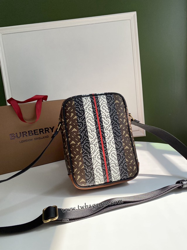 Burberry專門店新款TB斜背包 巴寶莉帆布小號單肩斜挎男包 yxb1111